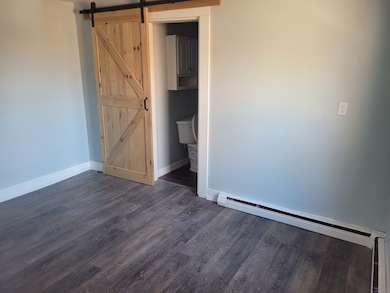 Bedroom With Bathroom Entrance