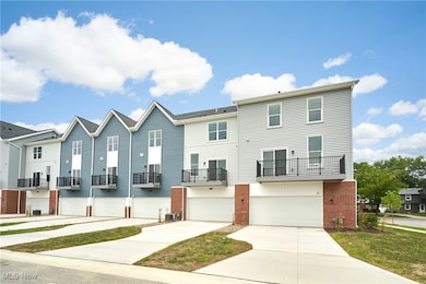 602 Mull Ave unit 11, Akron, OH 44313 - photo 2