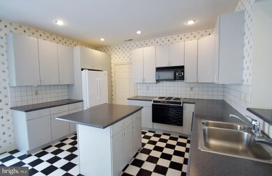 125 Piqua Cir unit 25, Berwyn, PA 19312 - photo 7