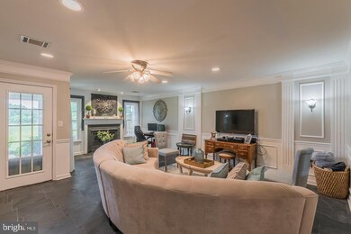 43125 Holtby Square, Chantilly, VA 20152 - photo 7