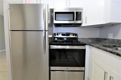 3001 Bee Ridge Rd unit 213, Sarasota, FL 34239 - photo 3