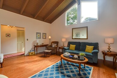 005-Living_Room-4863050-medium