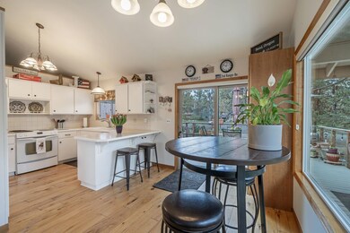 9-web-or-mls-20210 Meadow Ln, Bend (6 of