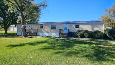 211 W Washington St, Wheatland, IA 52777 - photo 2