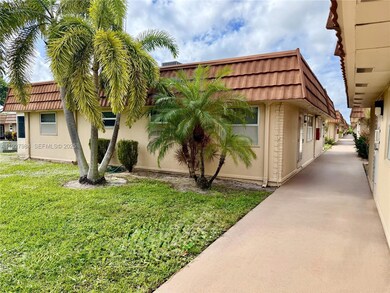293 Seville M, Delray Beach, FL 33446 - photo 2