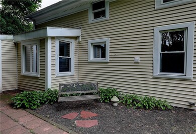 104 Elm St, Blackstone, MA 01504 - photo 3