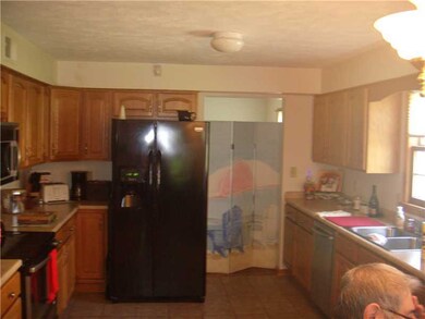 3153 W 26th St, Erie, PA 16506 - photo 4