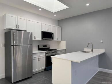 209-211 Main St unit 2S, Farmingdale, NY 11735 - photo 2