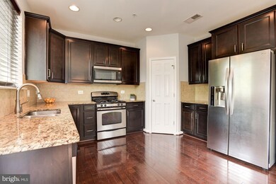 2305 Meadows Ct, Odenton, MD 21113 - photo 6