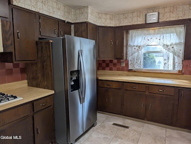 31 St George Place, Schenectady, NY 12304 - photo 6