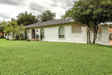 300 Circleview Dr S, Hurst, TX 76054 - photo 3