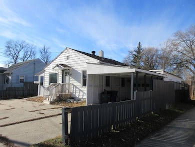 611 15th St N, Moorhead, MN 56560 - photo 3