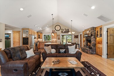 2_5067 dodge rd, white city-01