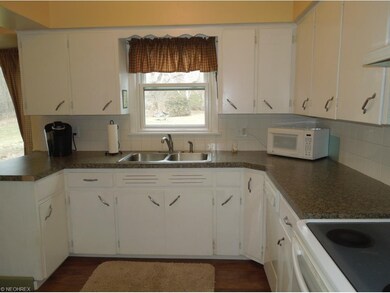 Up close picture of kitchen --