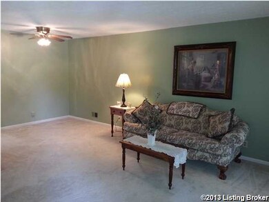 9004 Lantana Dr, Louisville, KY 40229 - photo 3