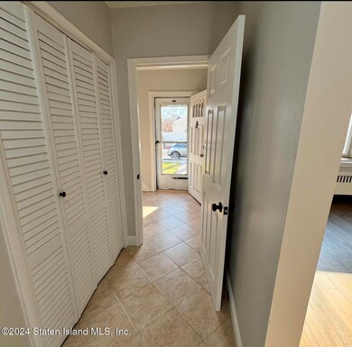 257 Edison St, Staten Island, NY 10306 - photo 2