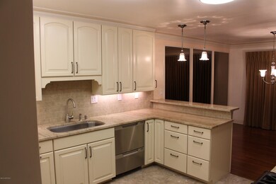 6 Kitchen 1