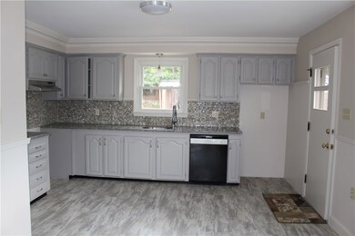 60 Winona St, Providence, RI 02904 - photo 6