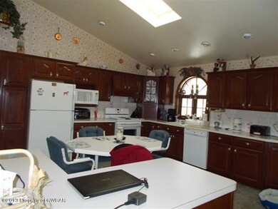 3 Raymond Dr, Hanover Township, PA 18706 - photo 5