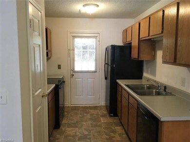 304 Terrace Trace Ct, Archdale, NC 27263 - photo 3