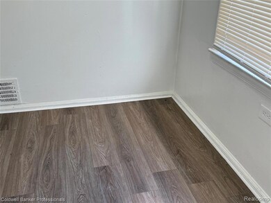 18498 Fielding St, Detroit, MI 48219 - photo 6