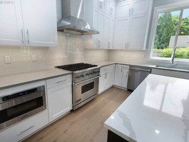 4390 Sunset Dr, Lake Oswego, OR 97035 - photo 6