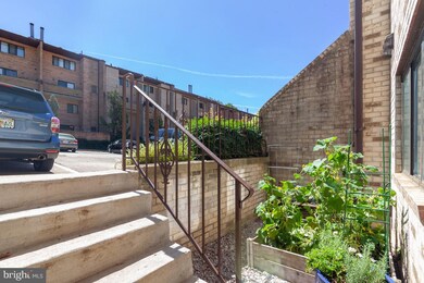 3802 Steppes Ct, Falls Church, VA 22041 - photo 6