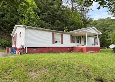 1039 Right Fork Bull Creek Rd, Prestonsburg, KY 41653 - photo 2