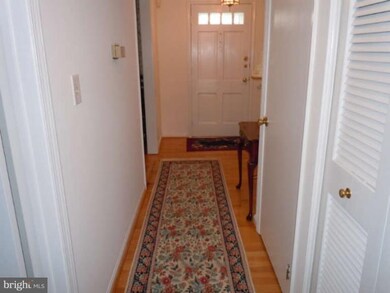 15120 Middlegate Rd, Silver Spring, MD 20905 - photo 2