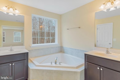 19163 N Porto Bello Ln, Drayden, MD 20630 - photo 4