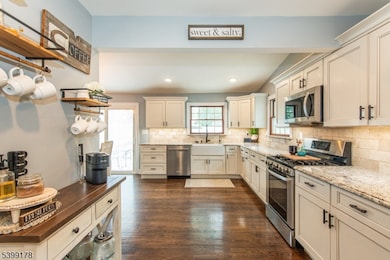 150 College View Dr, Hackettstown, NJ 07840 - photo 4