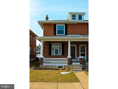 142 W Elm St, Reading, PA 19607 - photo 2