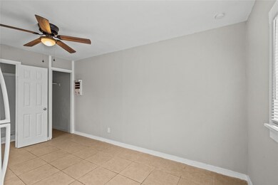 311 9th St N unit D, Texas City, TX 77590 - photo 4