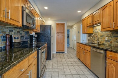 21 Lebeaux Dr, Shrewsbury, MA 01545 - photo 4