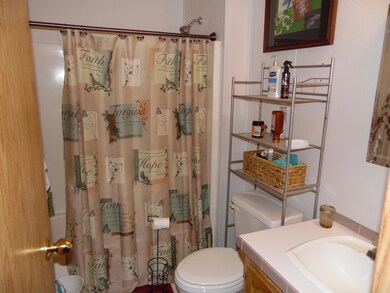 705 27th St W, Williston, ND 58801 - photo 4