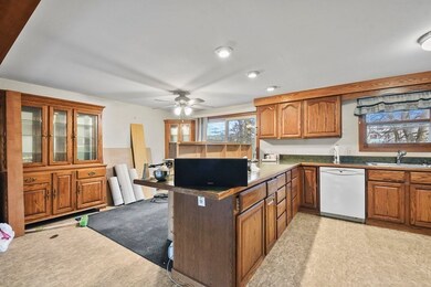 10 Oaklawn Ave, Orange, MA 01364 - photo 7