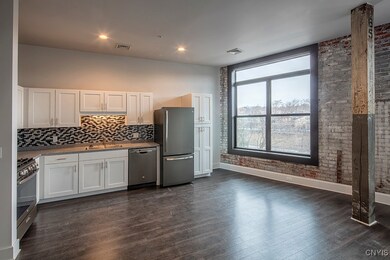 800 N Clinton St, Syracuse, NY 13204 - photo 4