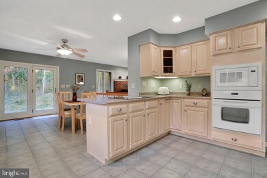 162 Pendragon Ct, Paw Paw, WV 25434 - photo 7