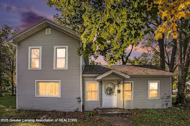 715 N Clinton Ave, Saint Johns, MI 48879 - photo 2