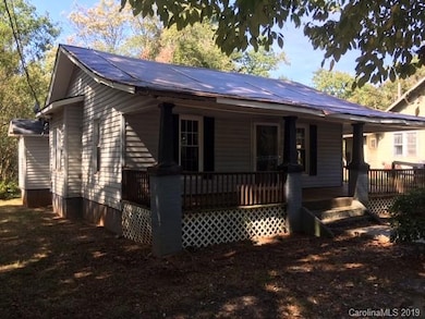 1006 Caldwell St, Statesville, NC 28677 - photo 4