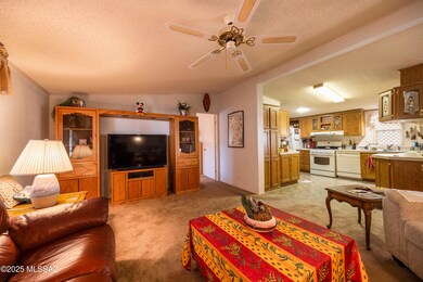 7721 Tchstone Great Room with Entertainm