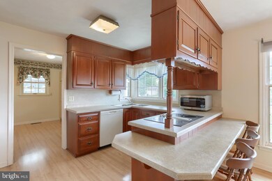 425 S Grant St, Palmyra, PA 17078 - photo 5