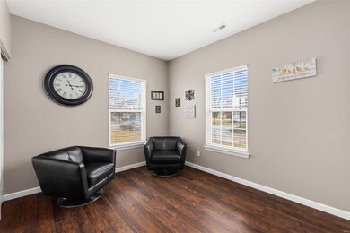 Flex room - Great space to flex to your specific n
