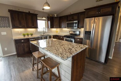 100 Pelican Ct, Mankato, MN 56001 - photo 5