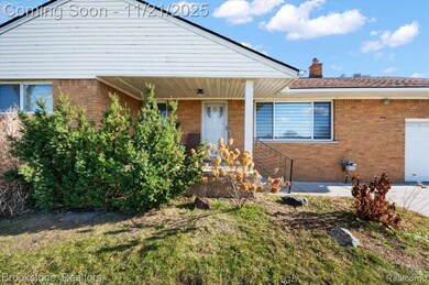 38226 S Groesbeck Hwy, Clinton Township, MI 48036 - photo 3