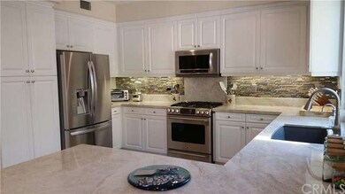 Beautiful Upgraded Kitchen