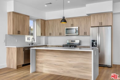 5722 Fulcher Ave unit 1, Los Angeles, CA 91601 - photo 4