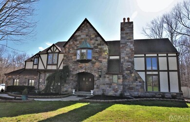 55 Friendship Rd, Cranbury, NJ 08512 - photo 2