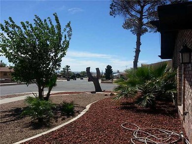 1229 Lonewood Dr, El Paso, TX 79925 - photo 3