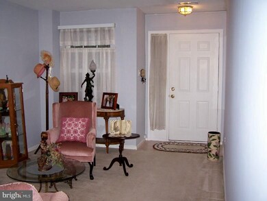 545 Jason Dr, Southampton, PA 18966 - photo 3